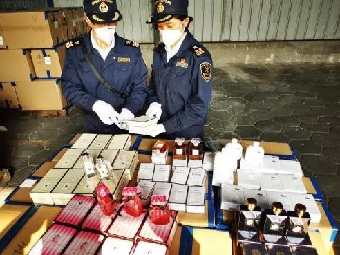 點擊查看原圖 a23aeb5e107e2dbb5a42d6382f1788c4681f94a6.gif